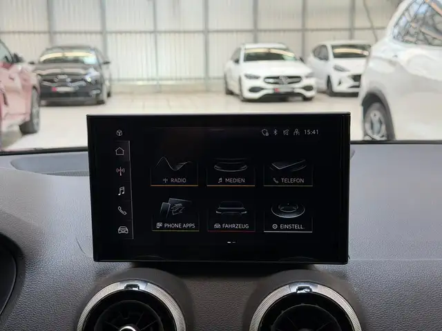 Audi Q2 view 12