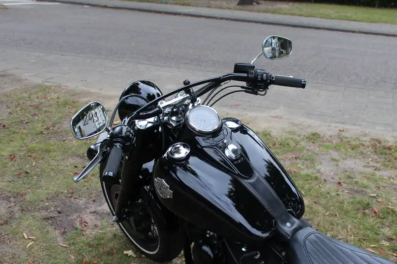 Harley-Davidson Softail Slim - foto 4