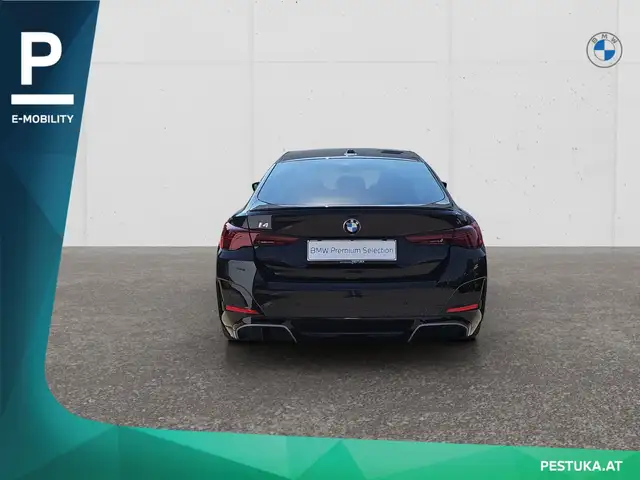 BMW I4 view 5