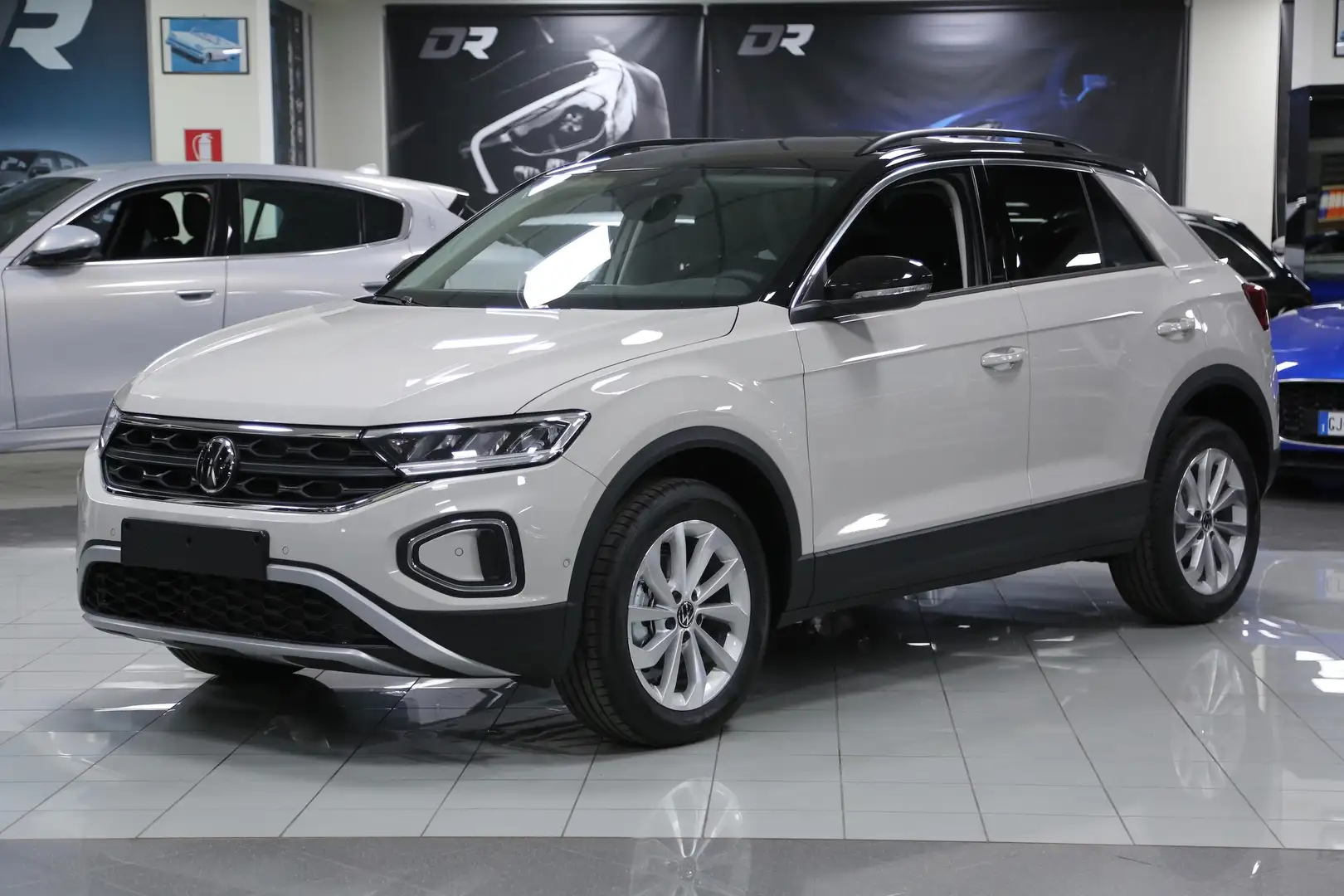 Volkswagen T-Roc Edition Plus 1.0 TSI 115 CV_KM0 Gris - 1
