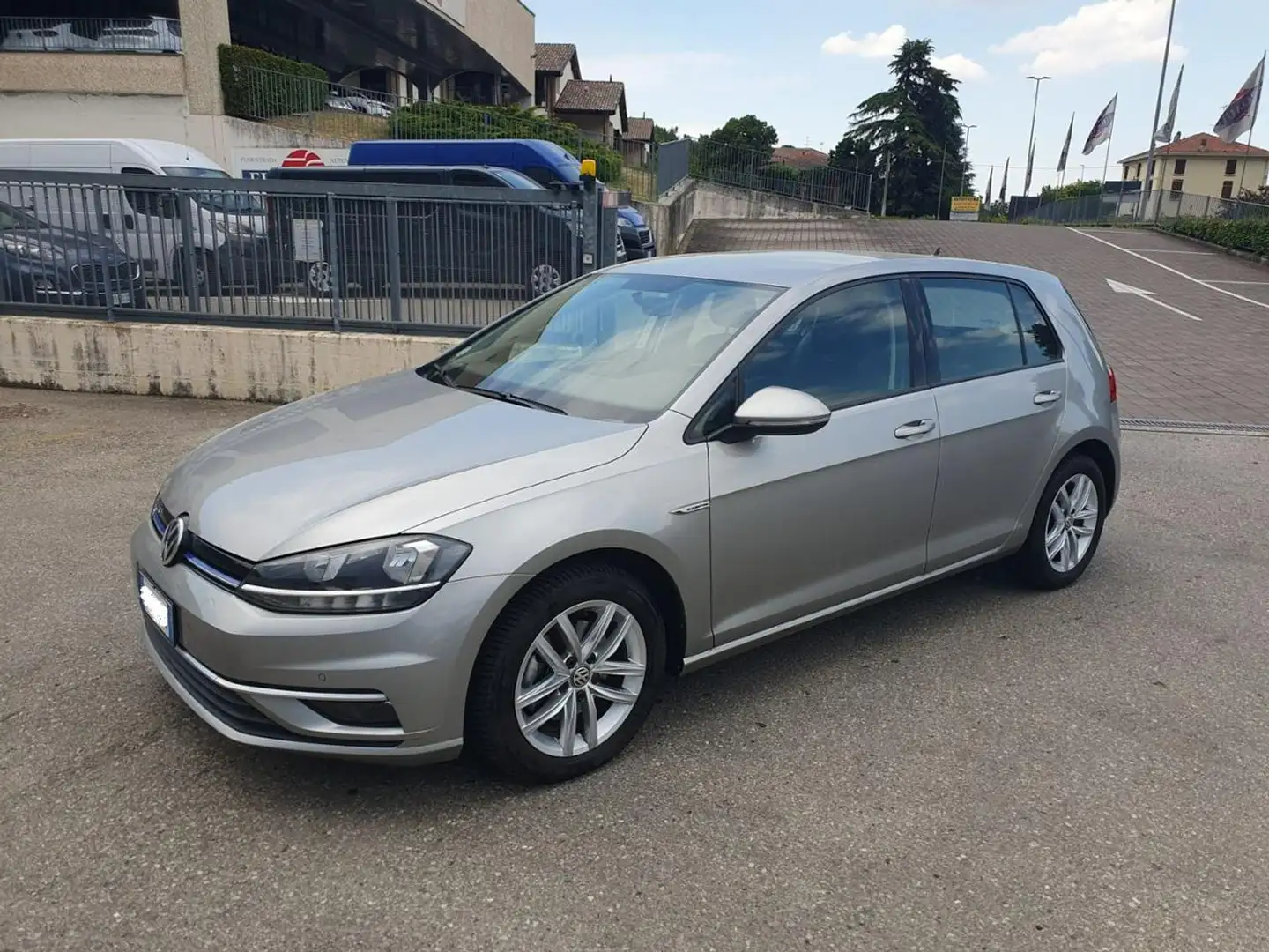 Volkswagen Golf 1.5 TGI DSG 5p. Business BlueMotion Technology Argento - 1