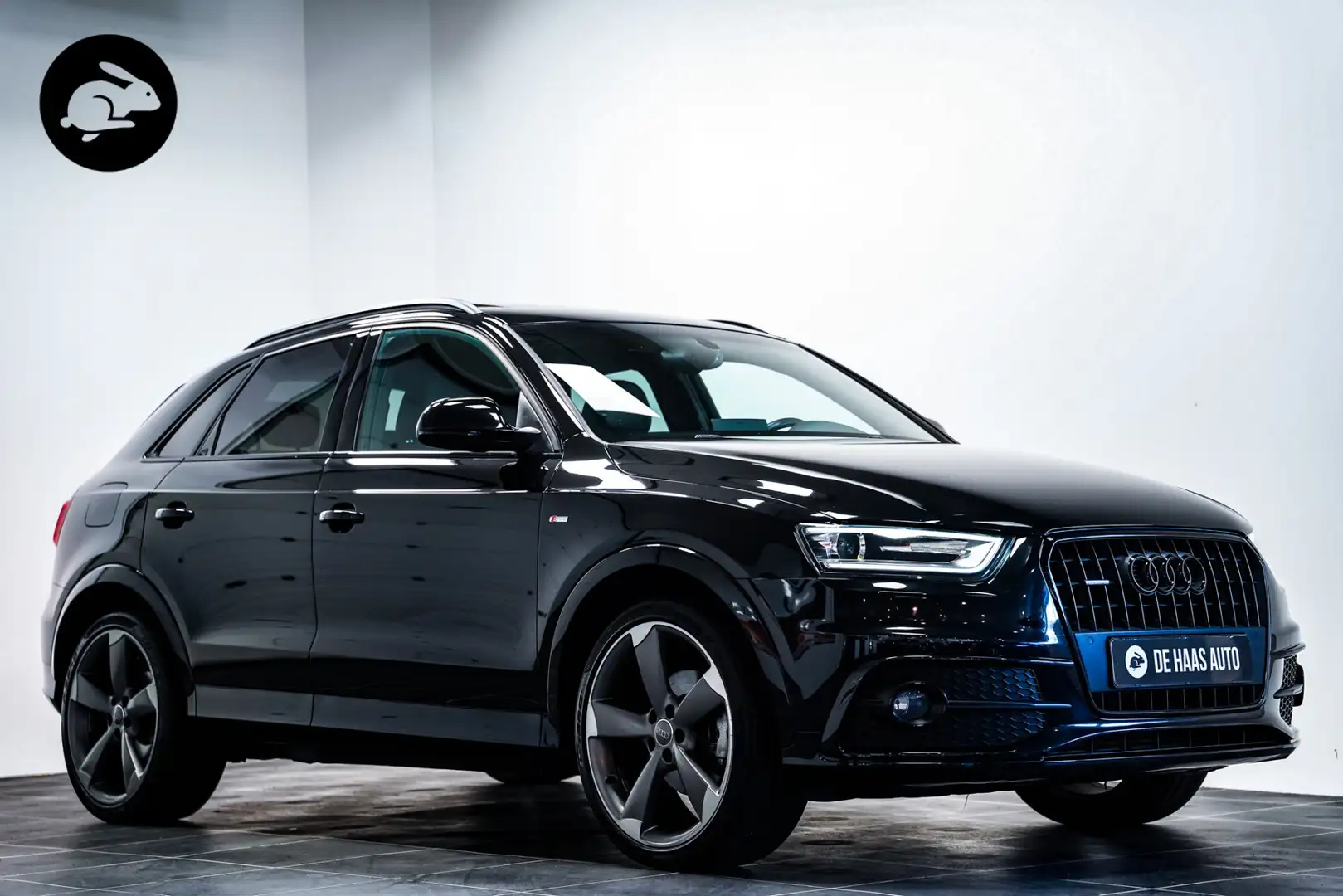 Audi Q3 2.0 TFSI quattro Pro Line S-Line|Trekhaak|Pano dak Zwart - 1
