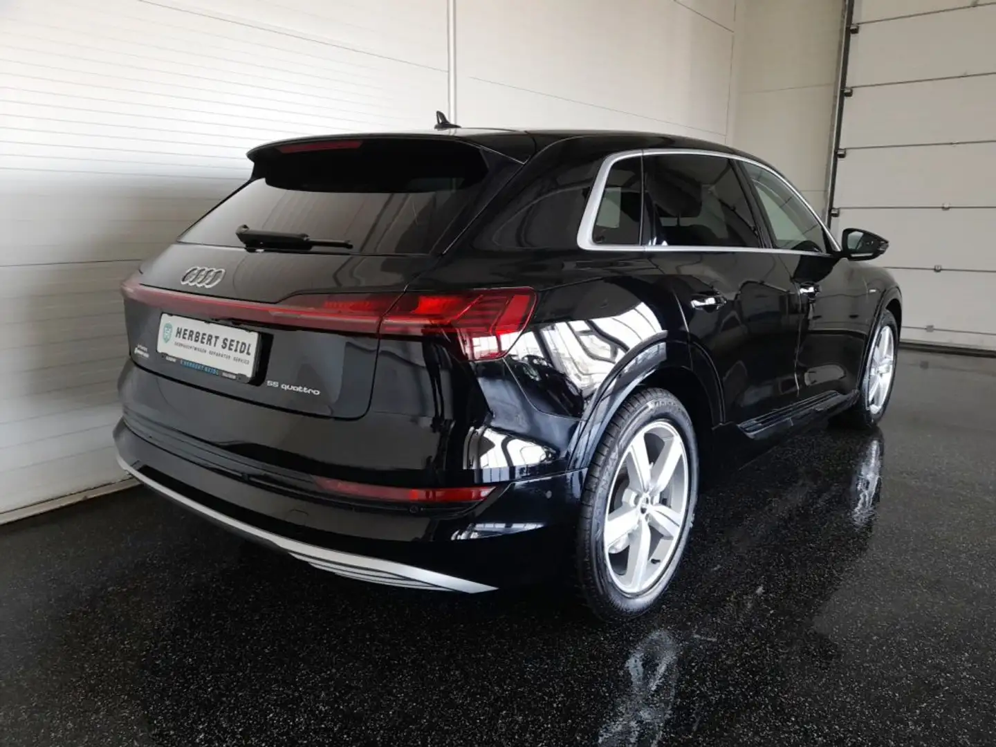 Audi e-tron 55 quattro S-LINE *NP: € 92.135.- / 21 ZOLL / TEILLEDER / BANG & OLUFSEN / VIRTUELL PLUS / KAMERA* Schwarz - 2