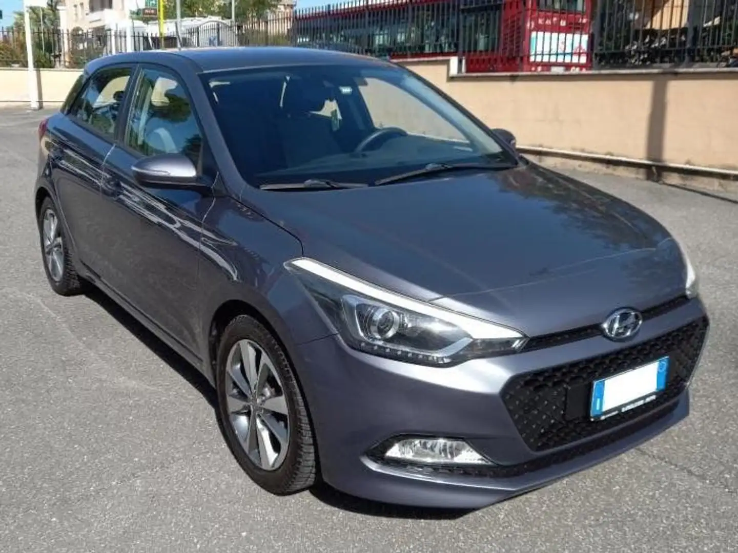 Hyundai i20 i20 5p 1.2 Login 84cv Grey - 2