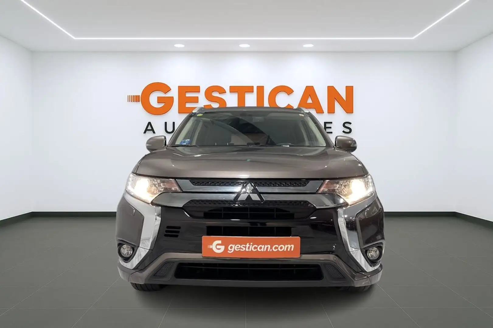 Mitsubishi Outlander 2.4 PHEV Motion Auto 4WD Marrón - 2