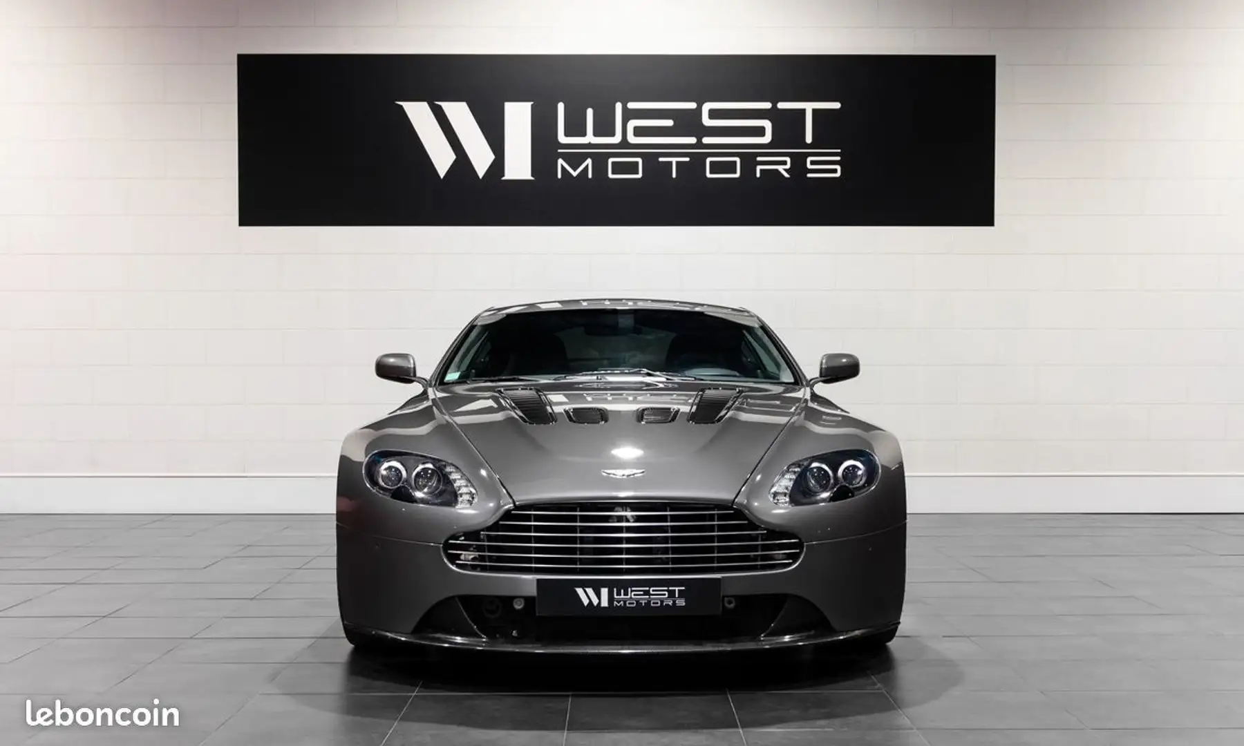 Aston Martin V8 V12 6.0 517 – Française Entretien exclusif Baquets Carbone Alcantara Gris - 2