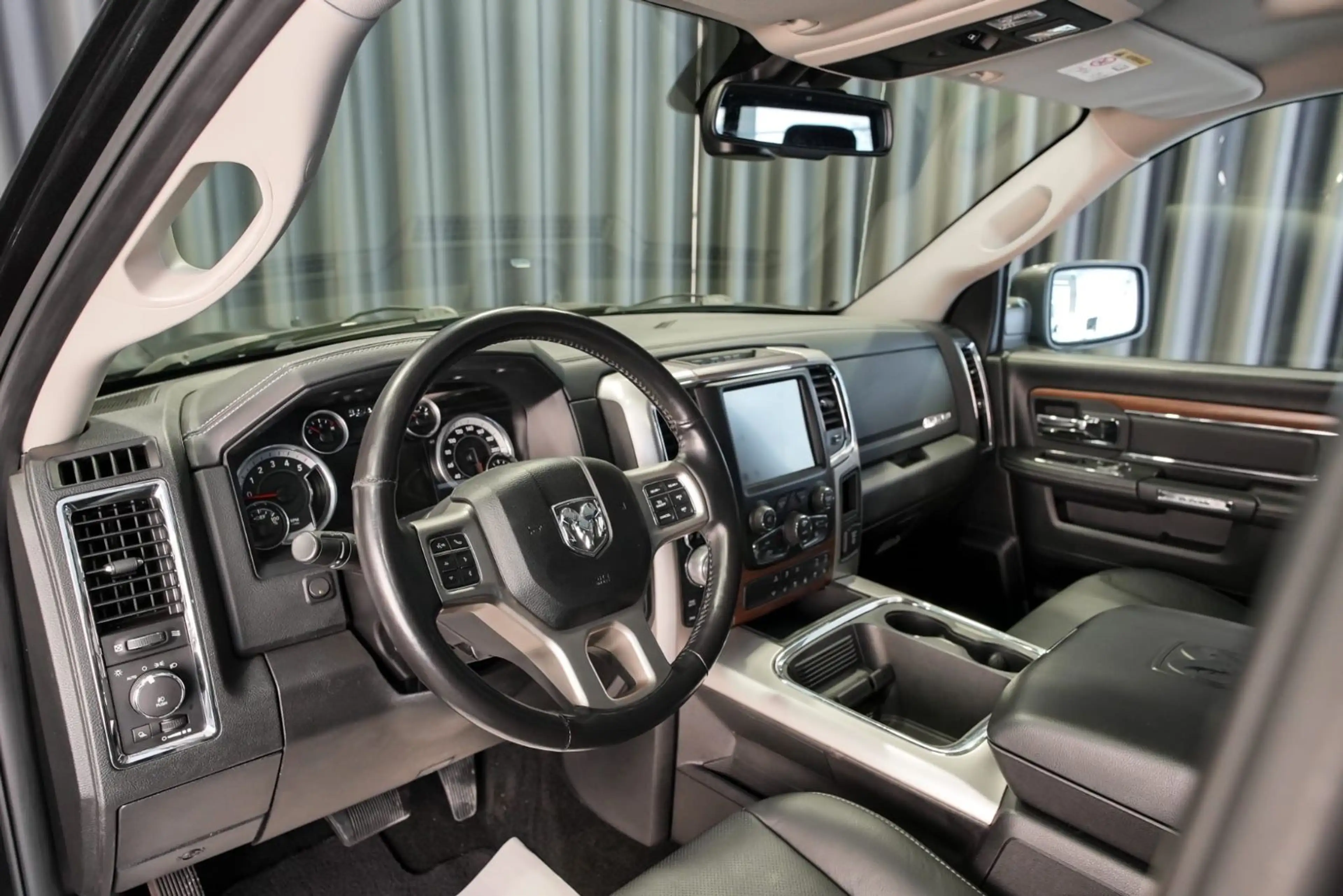 Dodge RAM 1500/EcoDiesel/Luftfederung/AHK/RAMBox/Leder — photo 15