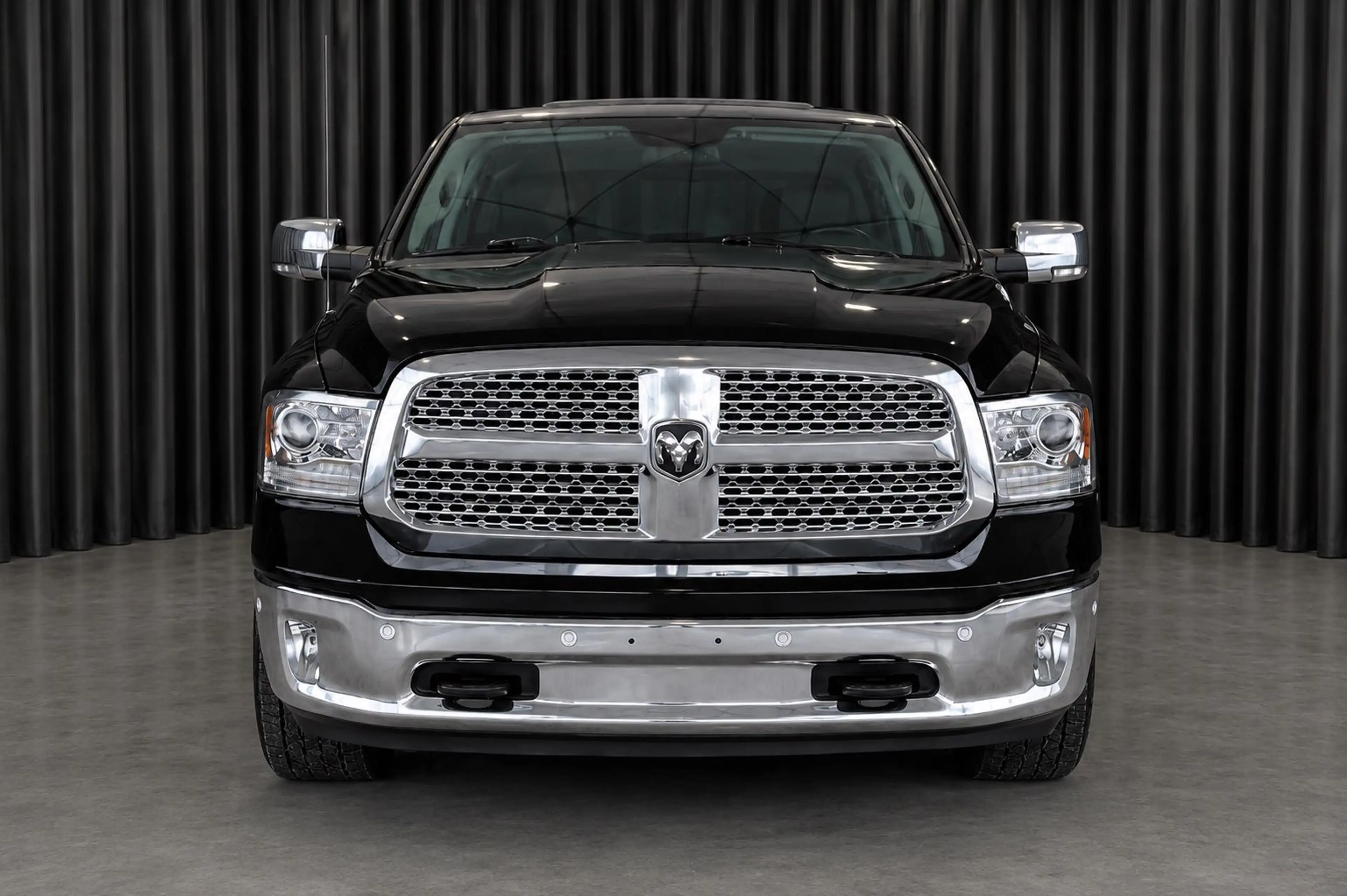 Dodge RAM 1500/EcoDiesel/Luftfederung/AHK/RAMBox/Leder — photo 5