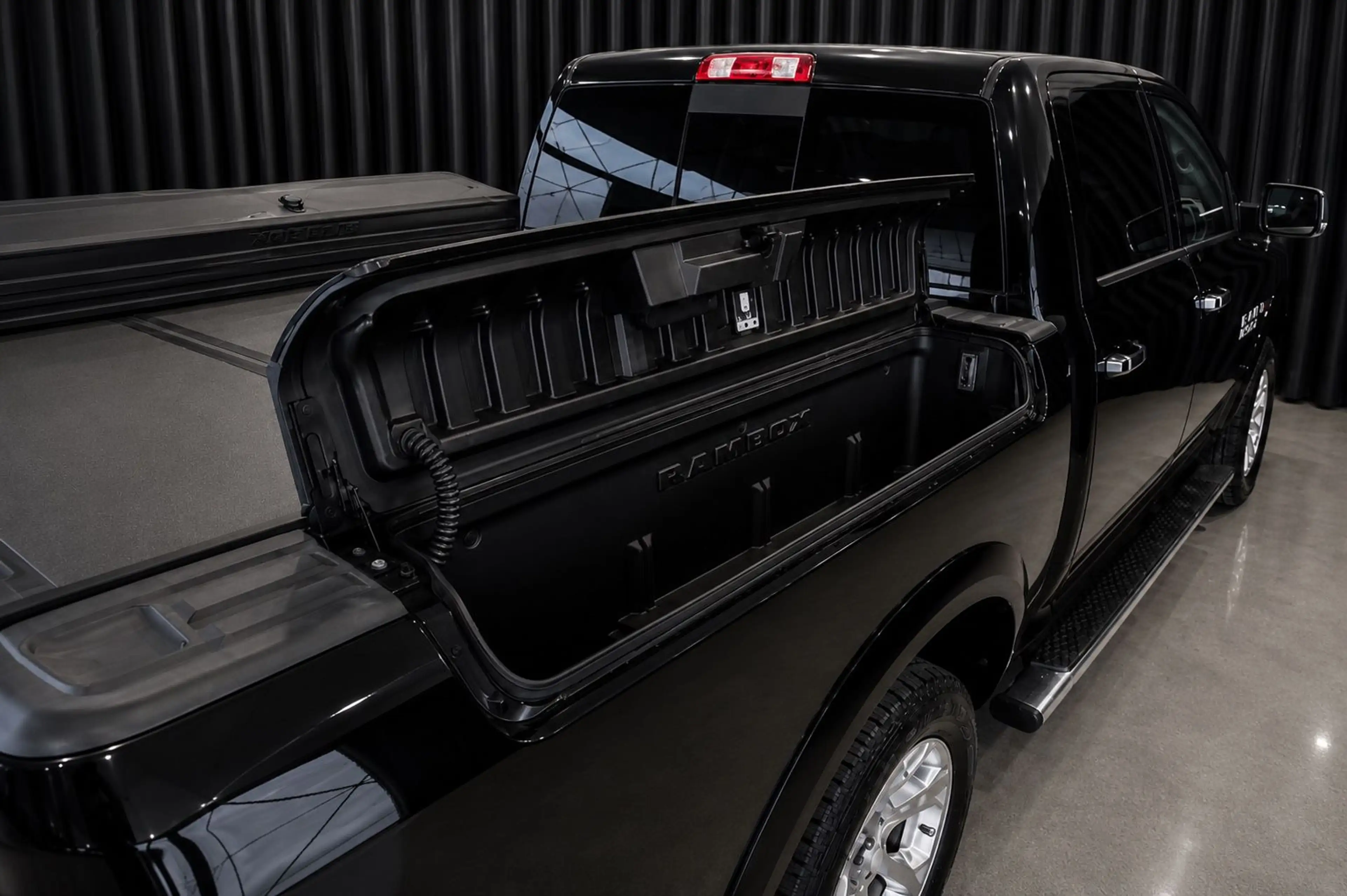Dodge RAM 1500/EcoDiesel/Luftfederung/AHK/RAMBox/Leder — photo 12