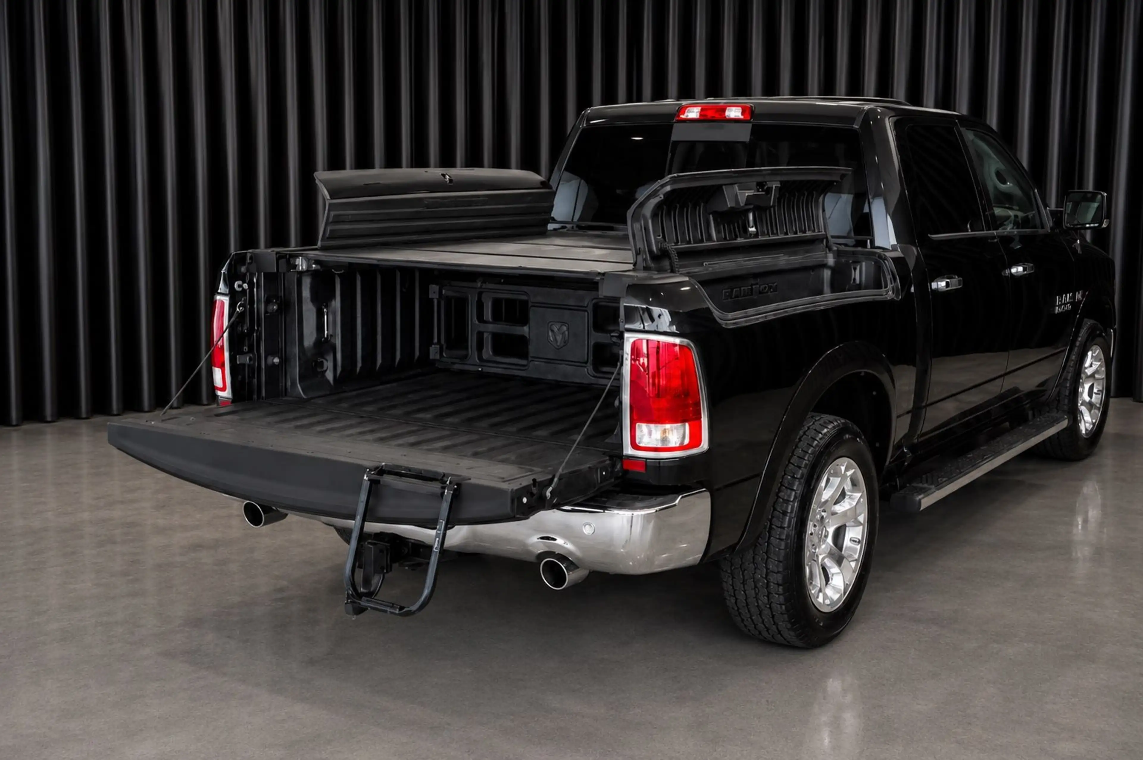 Dodge RAM 1500/EcoDiesel/Luftfederung/AHK/RAMBox/Leder — photo 11