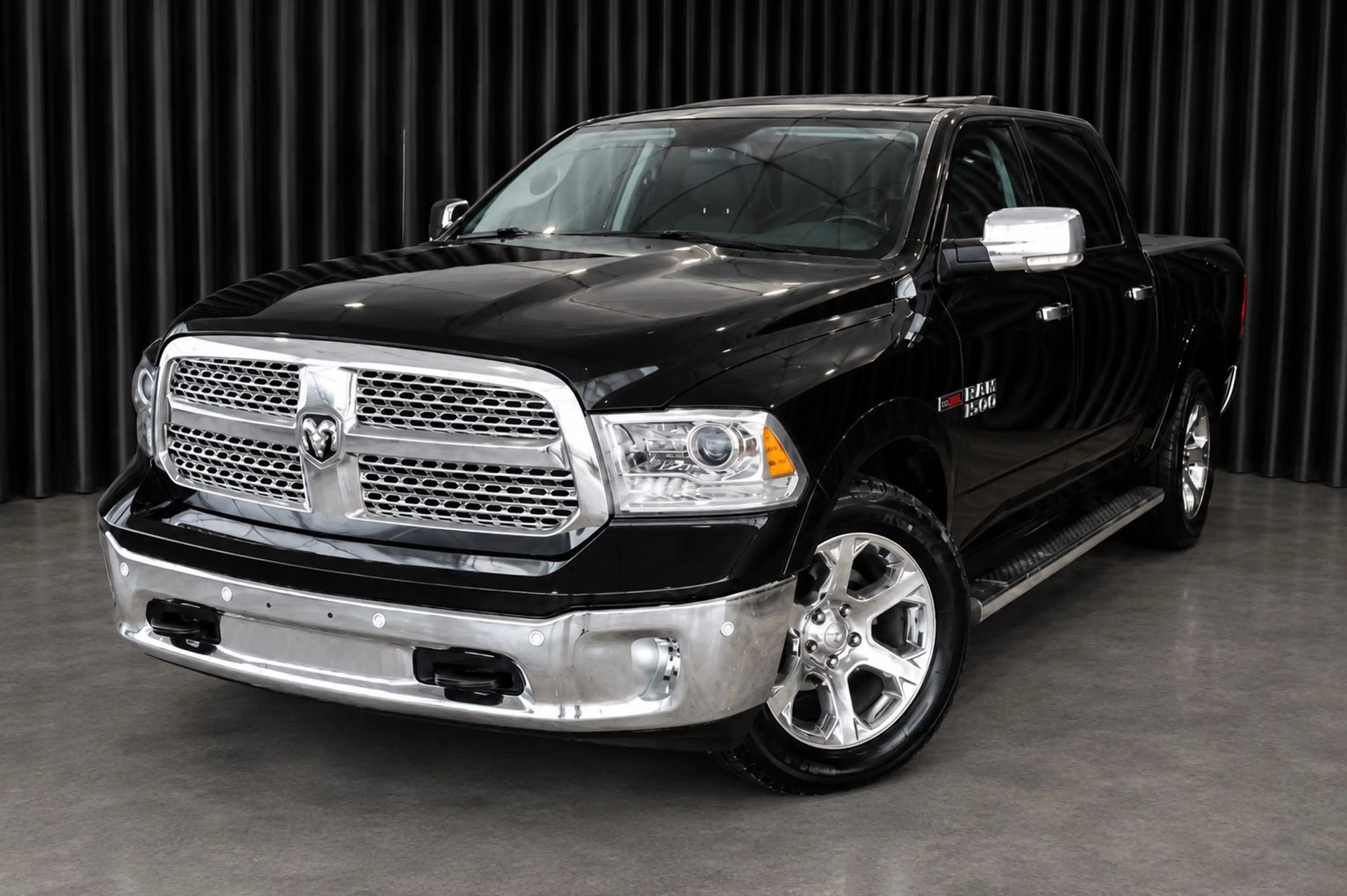 Dodge RAM 1500/EcoDiesel/Luftfederung/AHK/RAMBox/Leder — photo 3