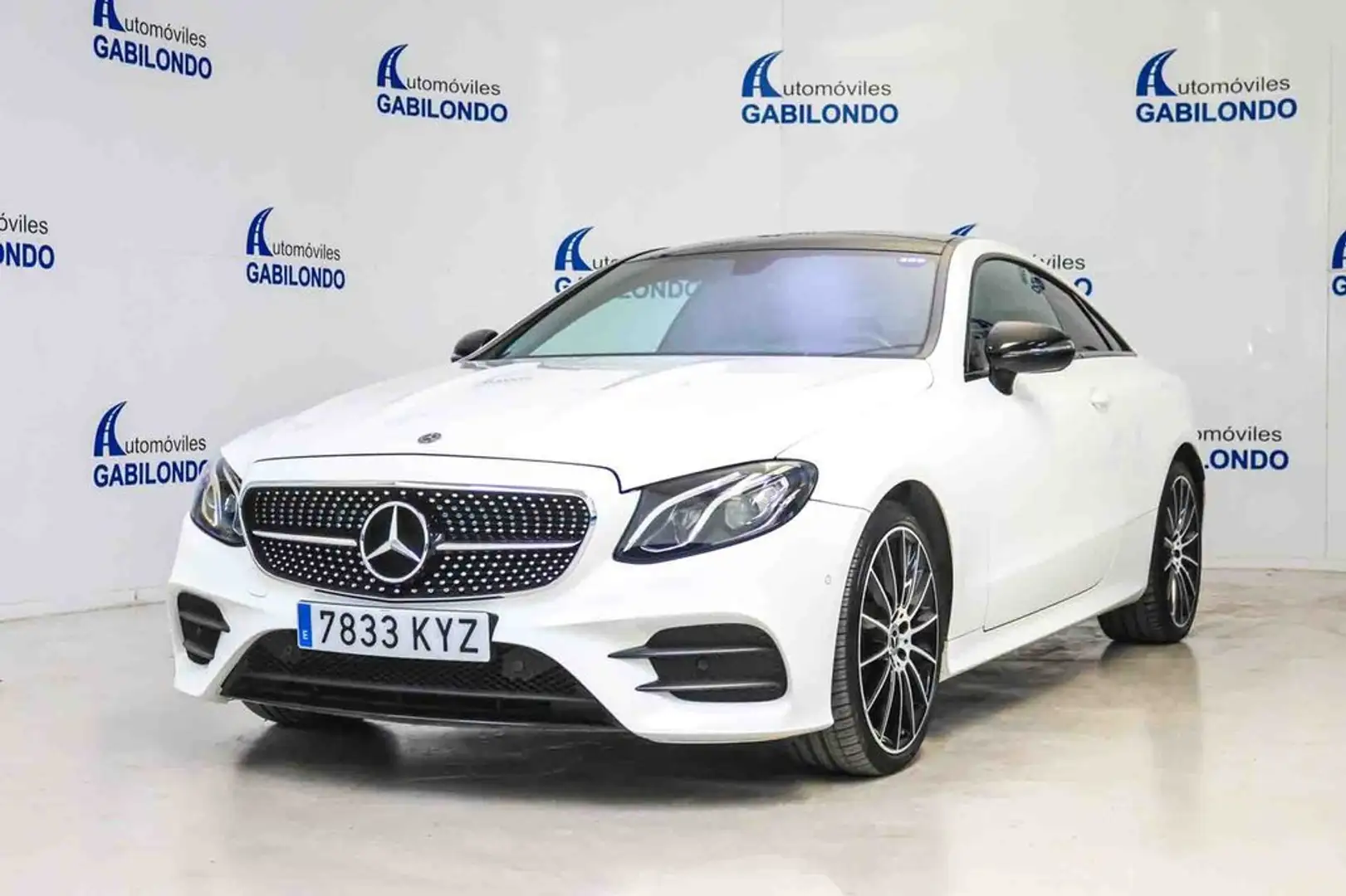 Mercedes-Benz E 220 Coupé d 4MATIC Weiß - 1