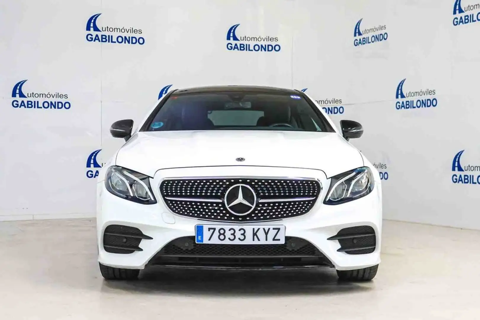 Mercedes-Benz E 220 Coupé d 4MATIC Weiß - 2