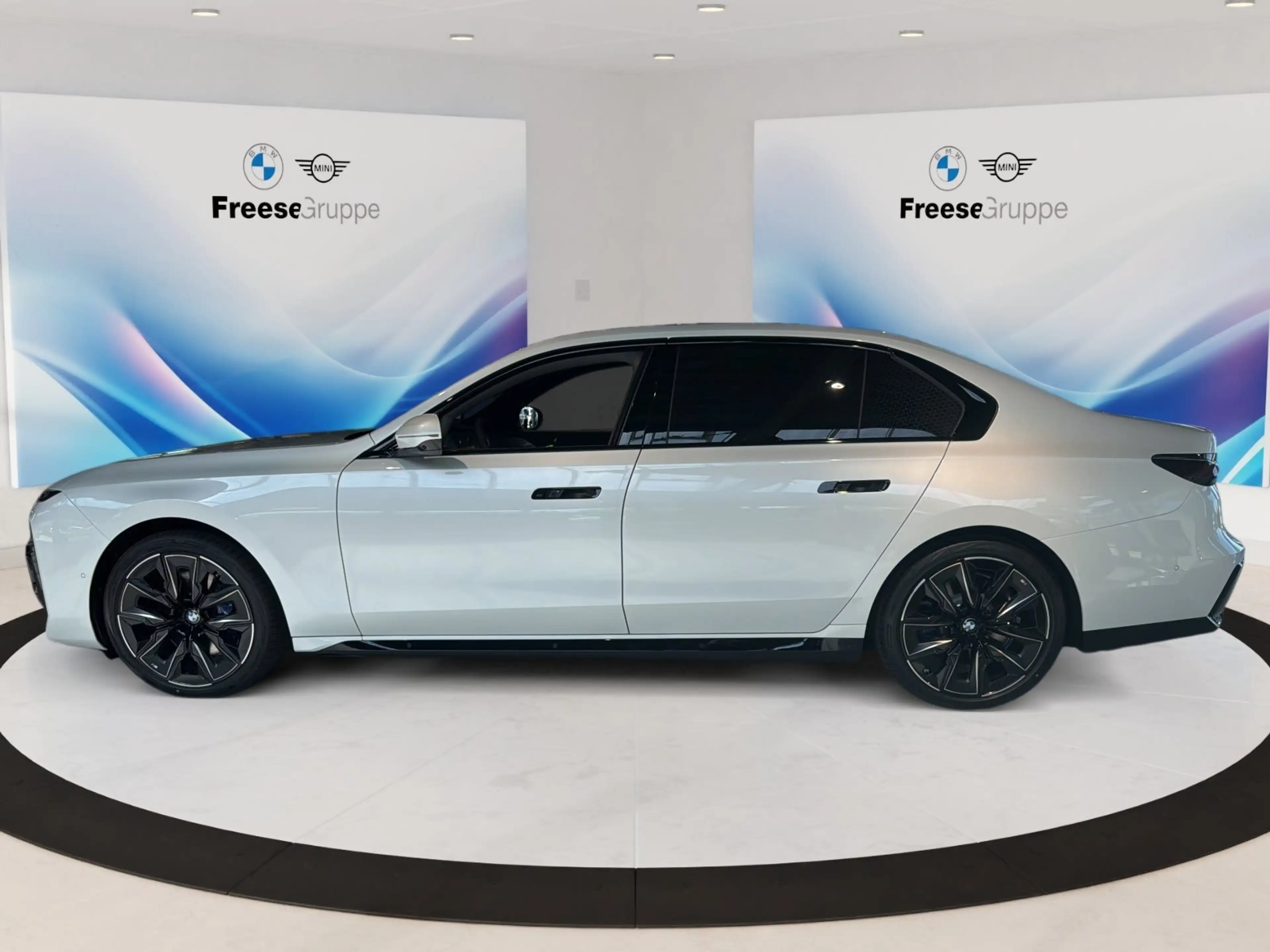 BMW 740 d xDrive AHK 360° STANDHZ HEAD-UP MASSAGE RFK — photo 3