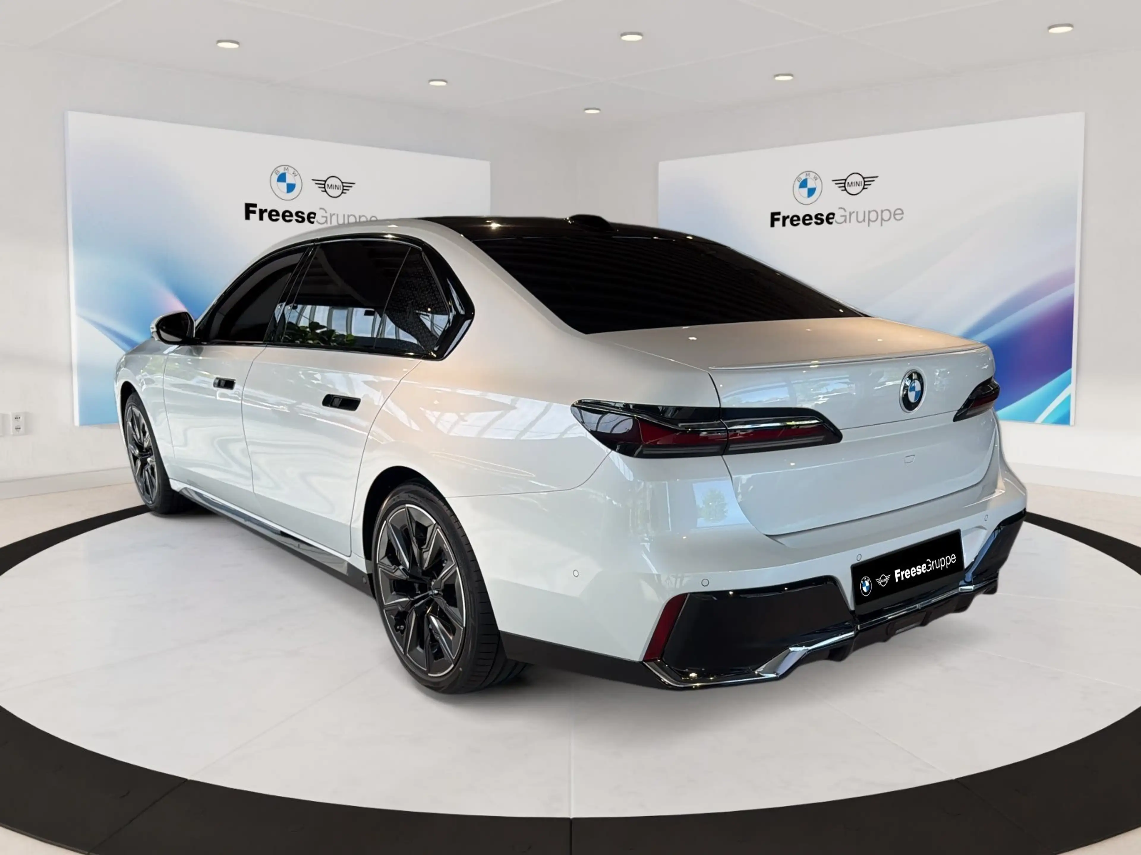 BMW 740 d xDrive AHK 360° STANDHZ HEAD-UP MASSAGE RFK — photo 4