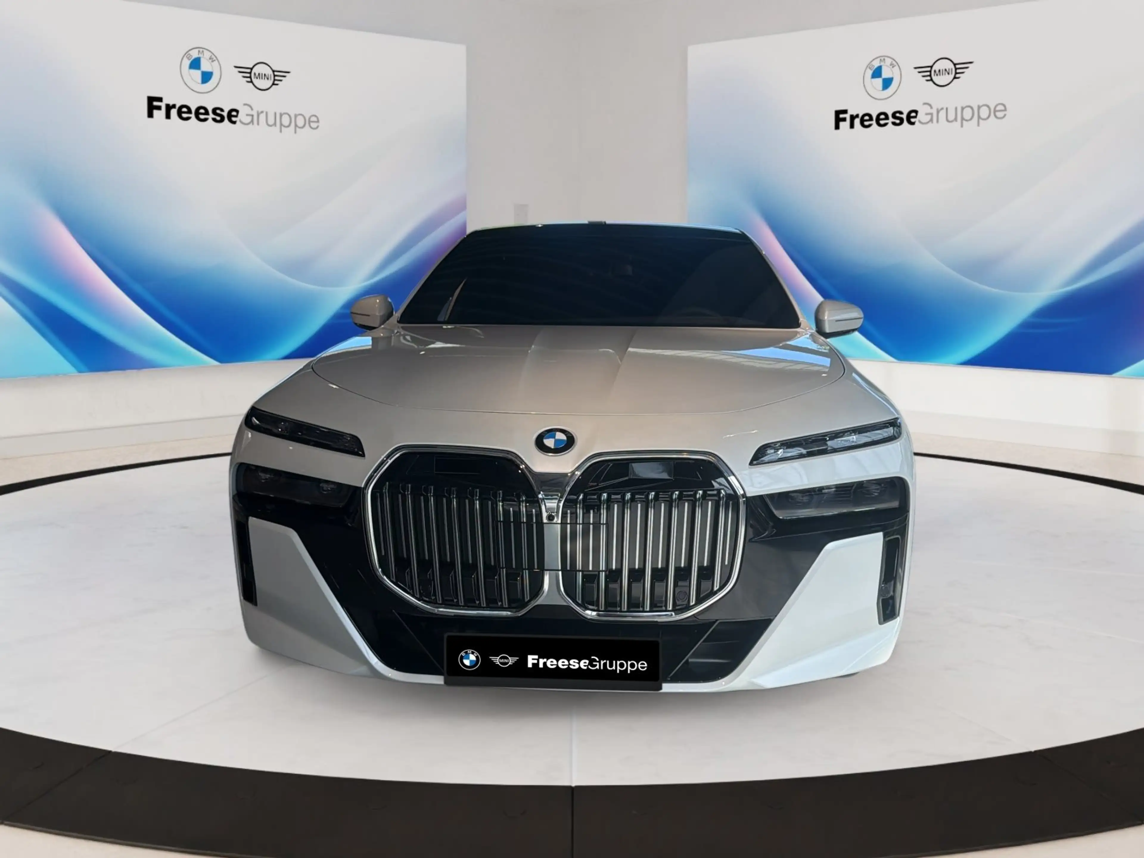 BMW 740 d xDrive AHK 360° STANDHZ HEAD-UP MASSAGE RFK — photo 2