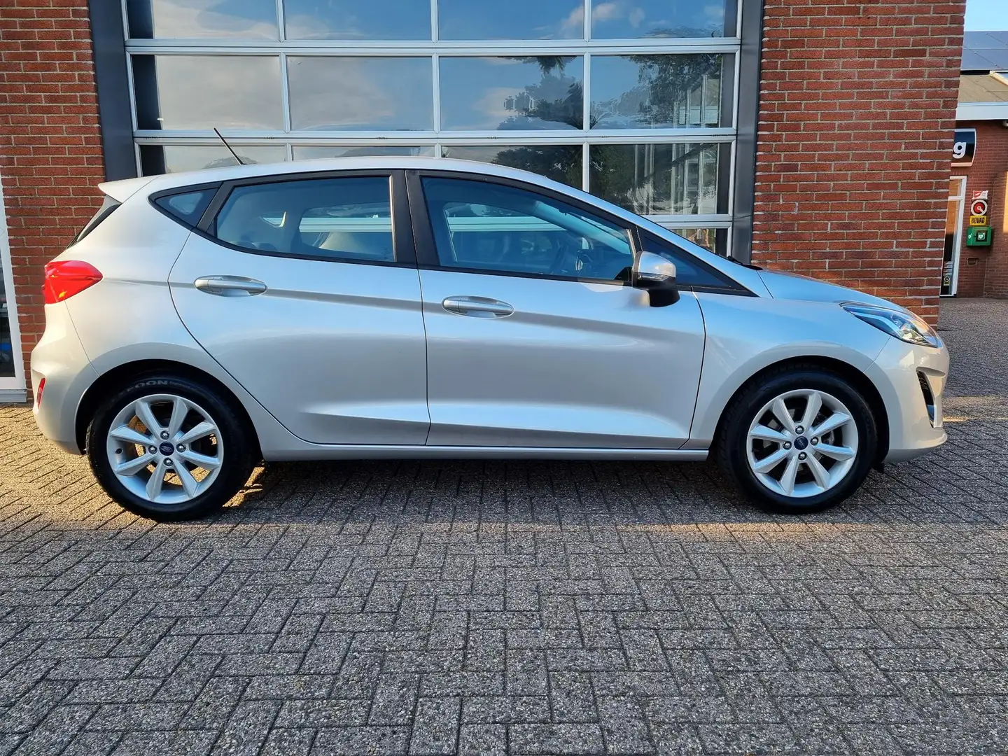 Ford Fiesta 1.1 Trend Gris - 2