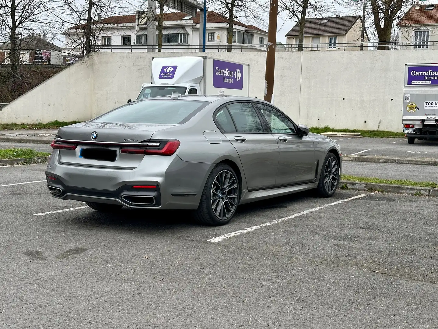 BMW 745 745e - 2