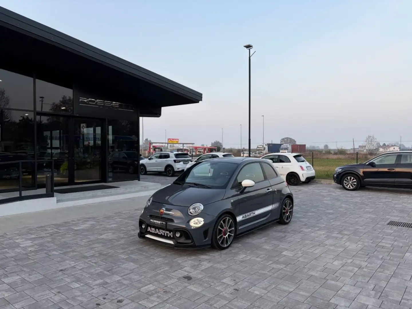 Abarth 595 1.4 Turbo T-Jet 145 CV Gris - 1