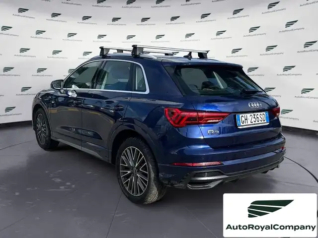 Audi Q3 view 6