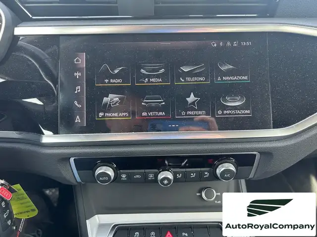 Audi Q3 view 5