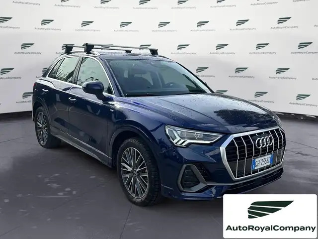 Audi Q3 view 13