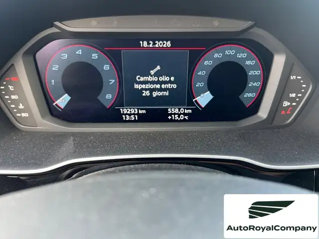 Audi Q3 view 8
