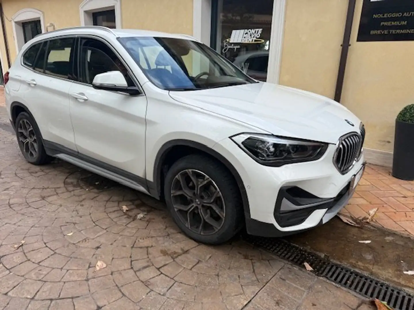 BMW X1 X1 F48 sdrive18d xLine PLUS auto Blanc - 1