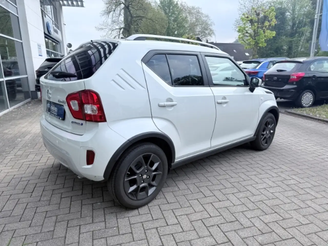 Suzuki Ignis Comfort DAB SHZ Spurhalte. Rückfahr. Notbrems Spur 2