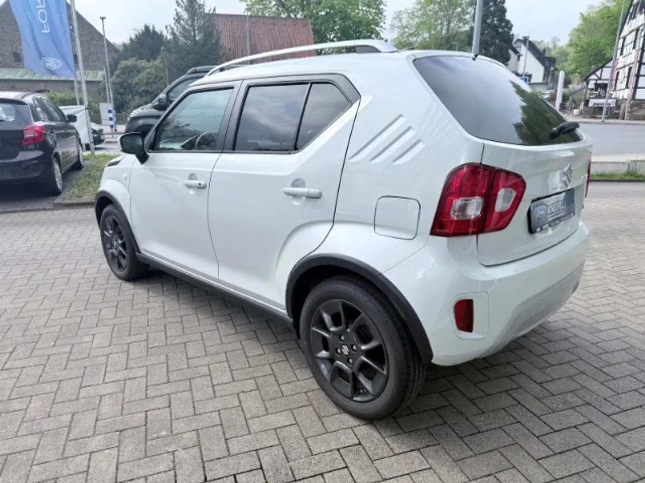 Suzuki Ignis Comfort DAB SHZ Spurhalte. Rückfahr. Notbrems Spur 7