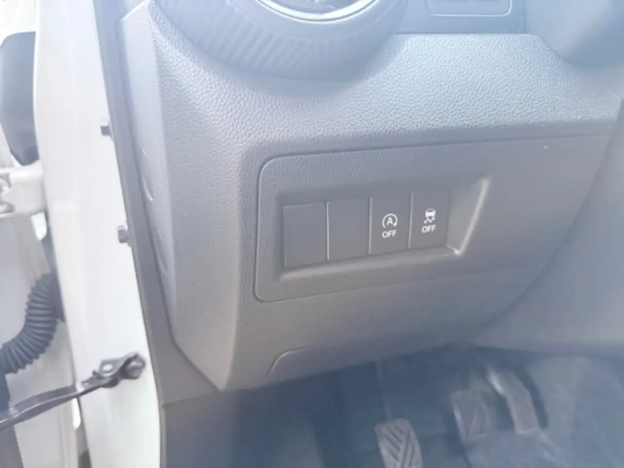 Suzuki Ignis Comfort DAB SHZ Spurhalte. Rückfahr. Notbrems Spur 11