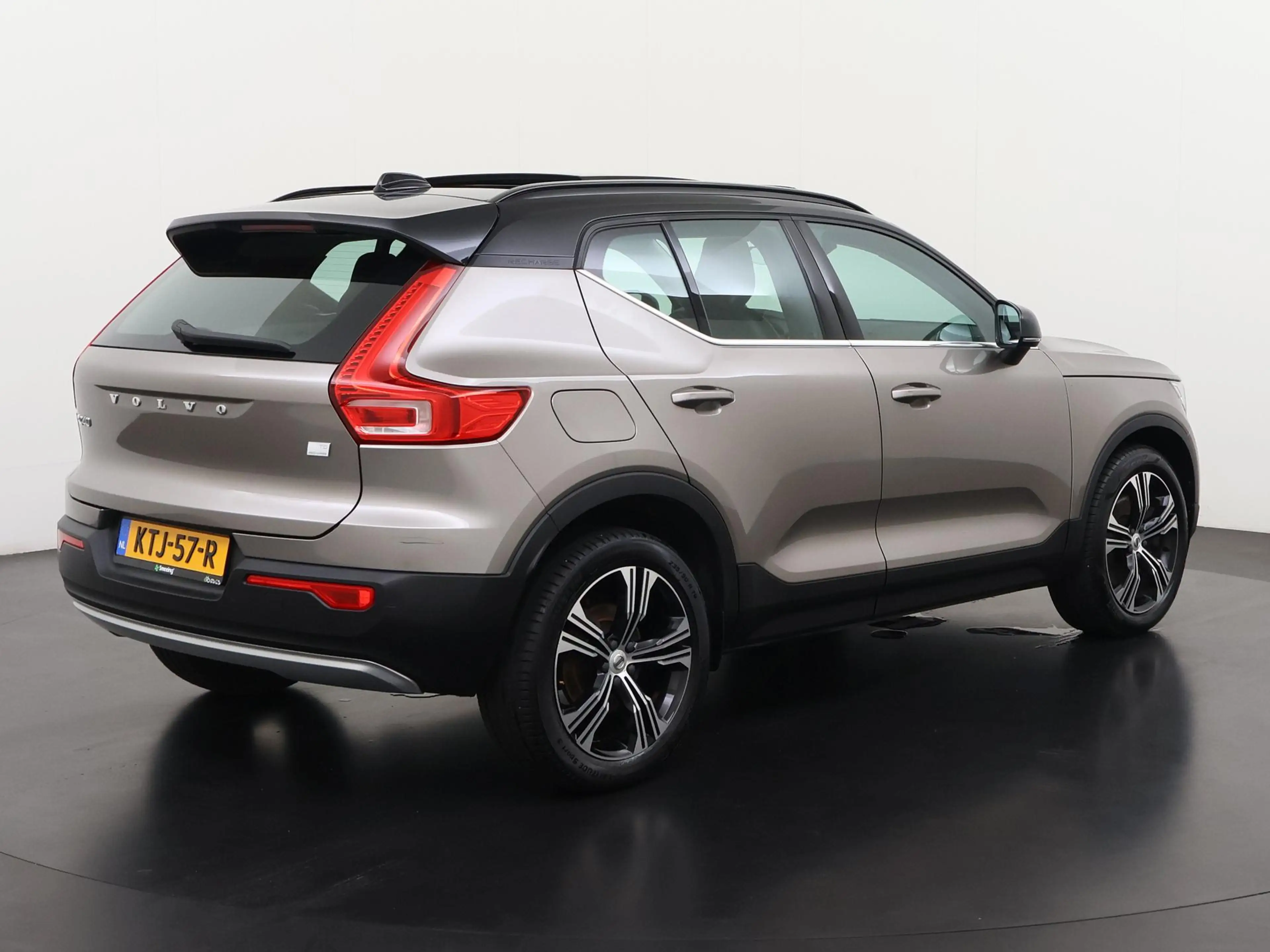Volvo XC40 1.5 T5 Recharge Inscription | Panoramadak | Harman — photo 4
