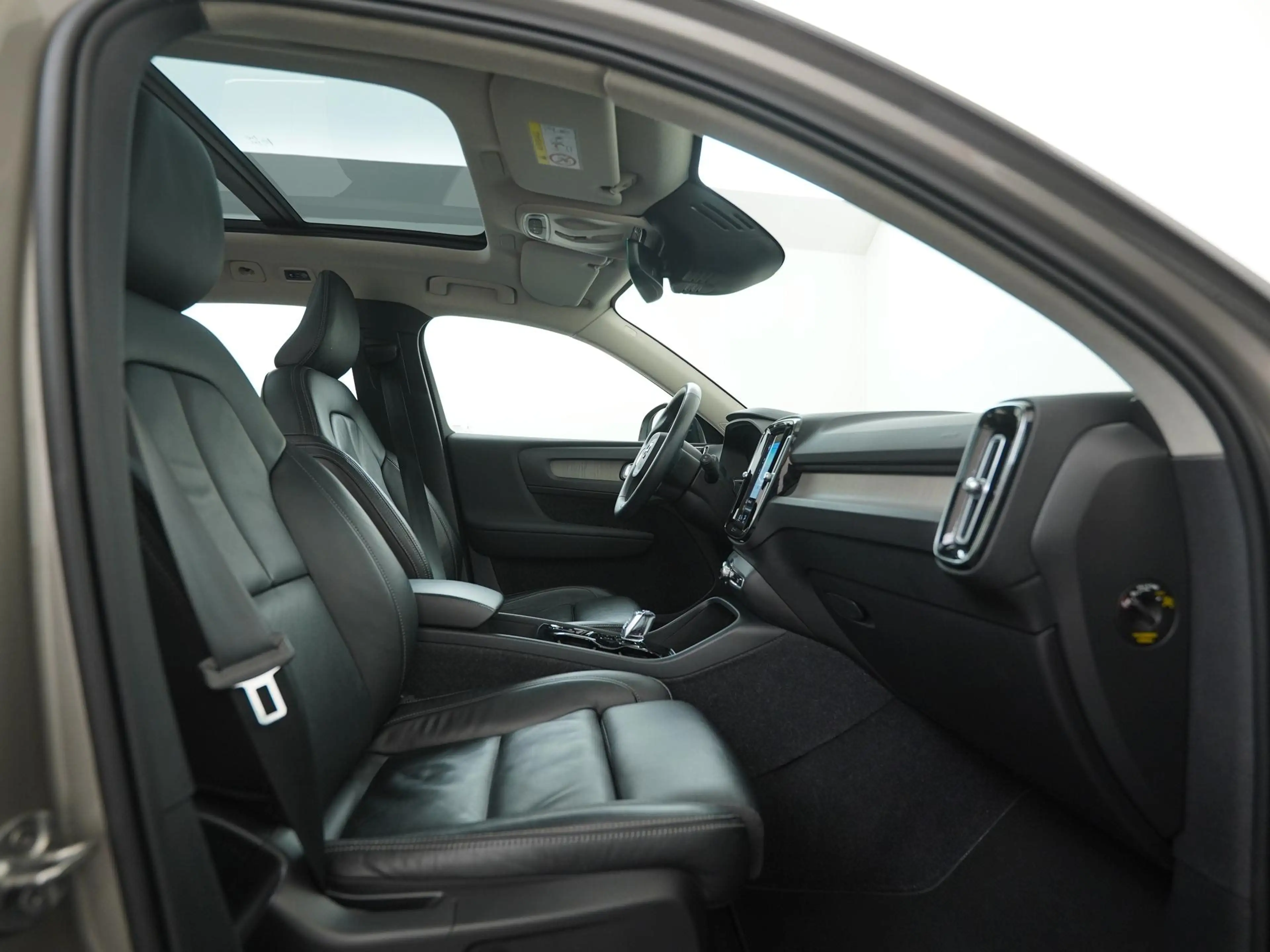 Volvo XC40 1.5 T5 Recharge Inscription | Panoramadak | Harman — photo 3