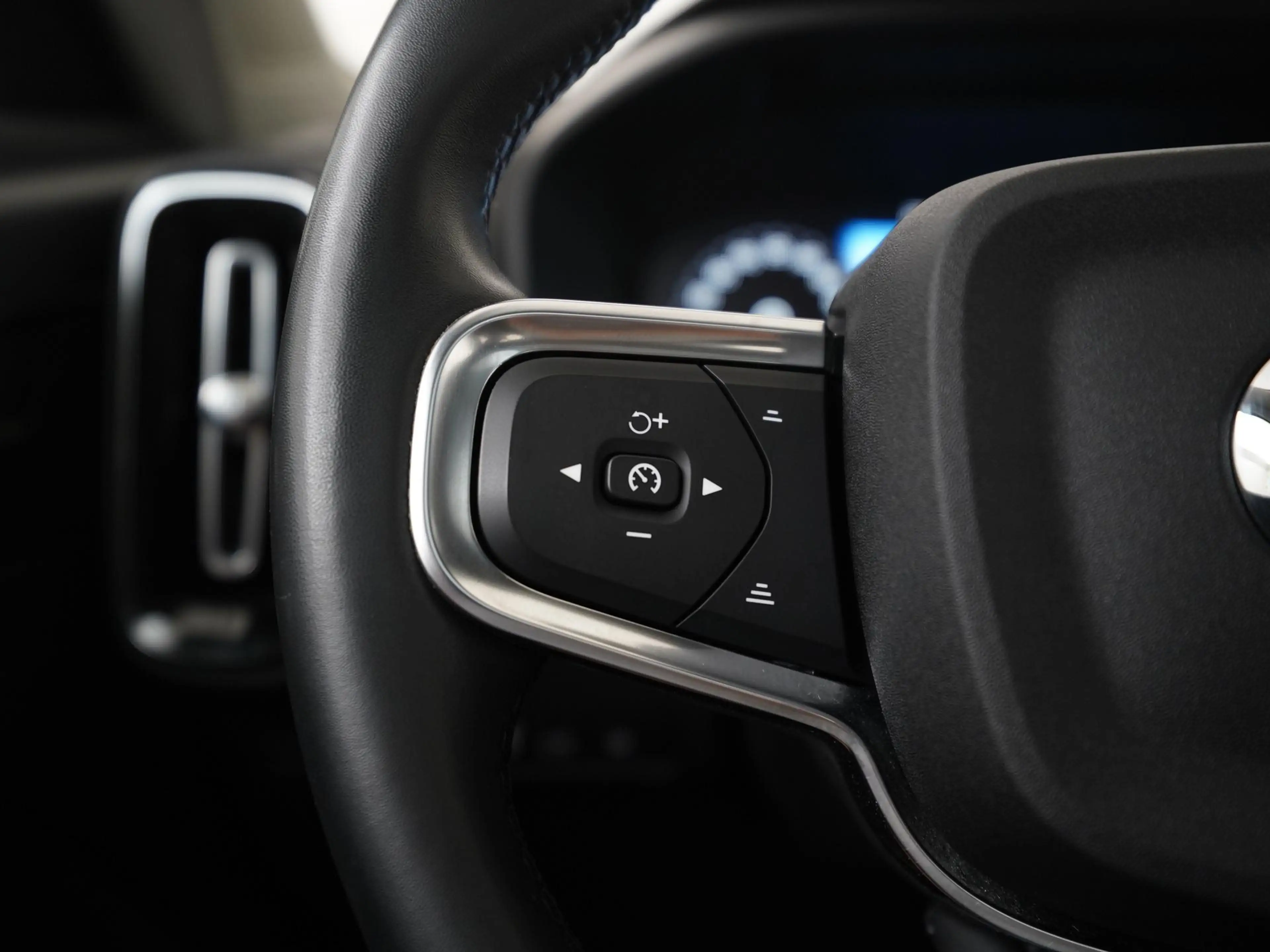 Volvo XC40 1.5 T5 Recharge Inscription | Panoramadak | Harman — photo 7