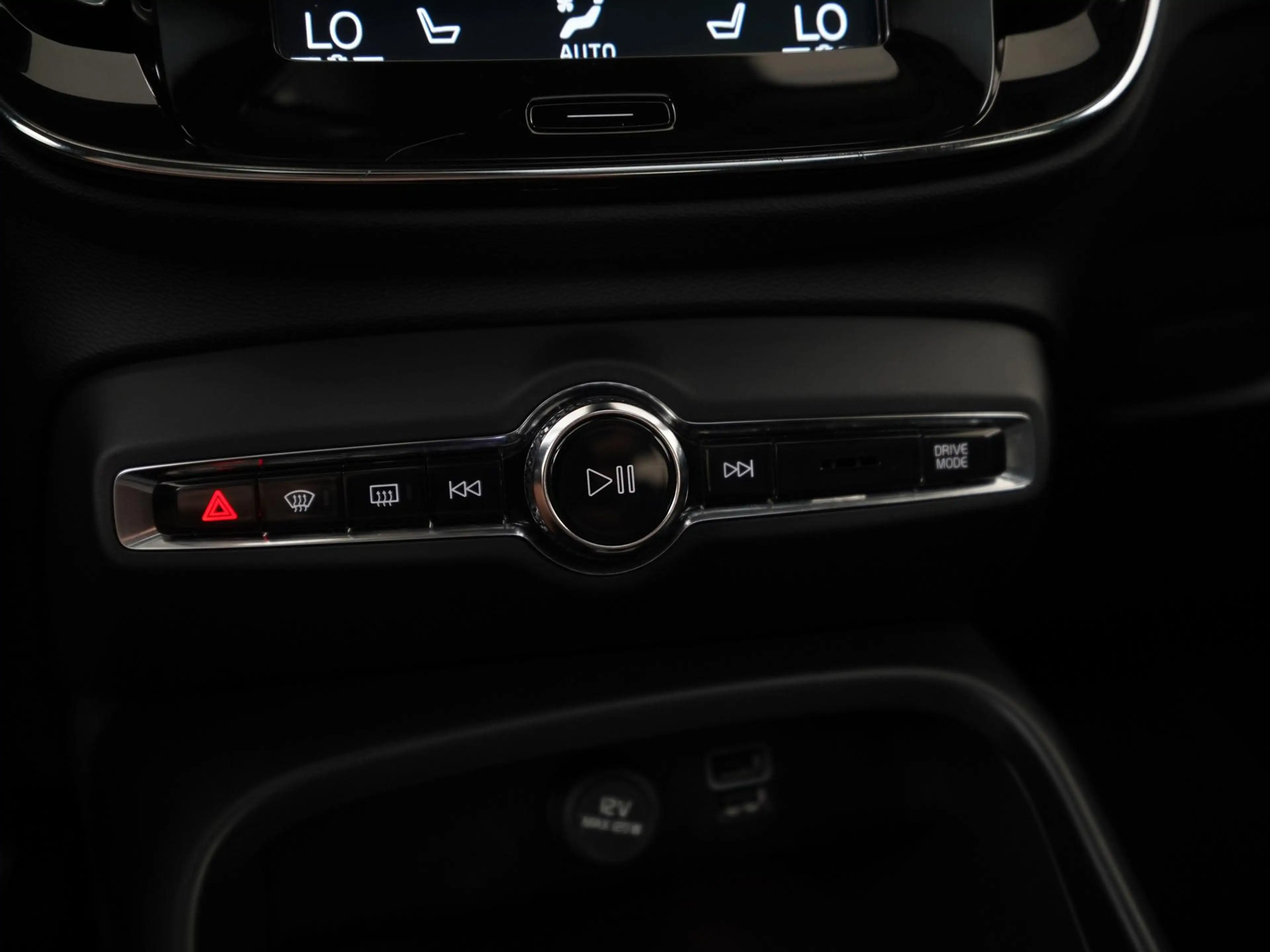 Volvo XC40 1.5 T5 Recharge Inscription | Panoramadak | Harman — photo 11