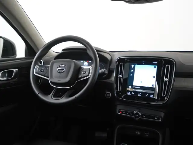 Volvo XC40 view 7