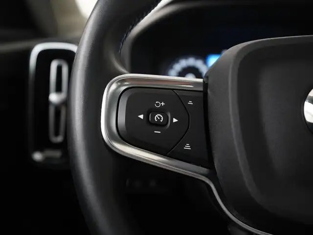 Volvo XC40 view 9
