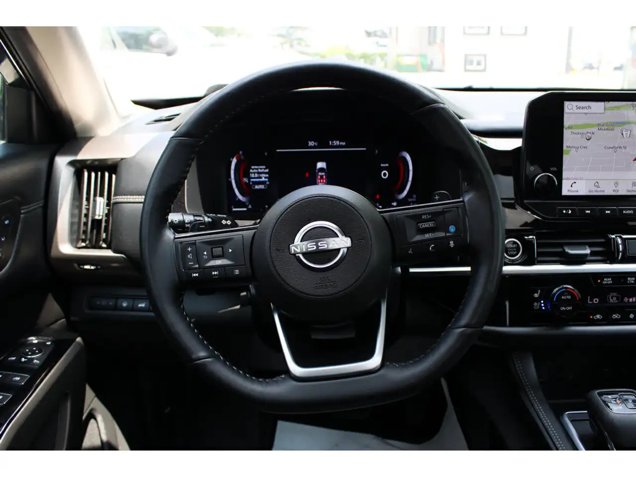 Nissan Pathfinder снимка Nissan Pathfinder