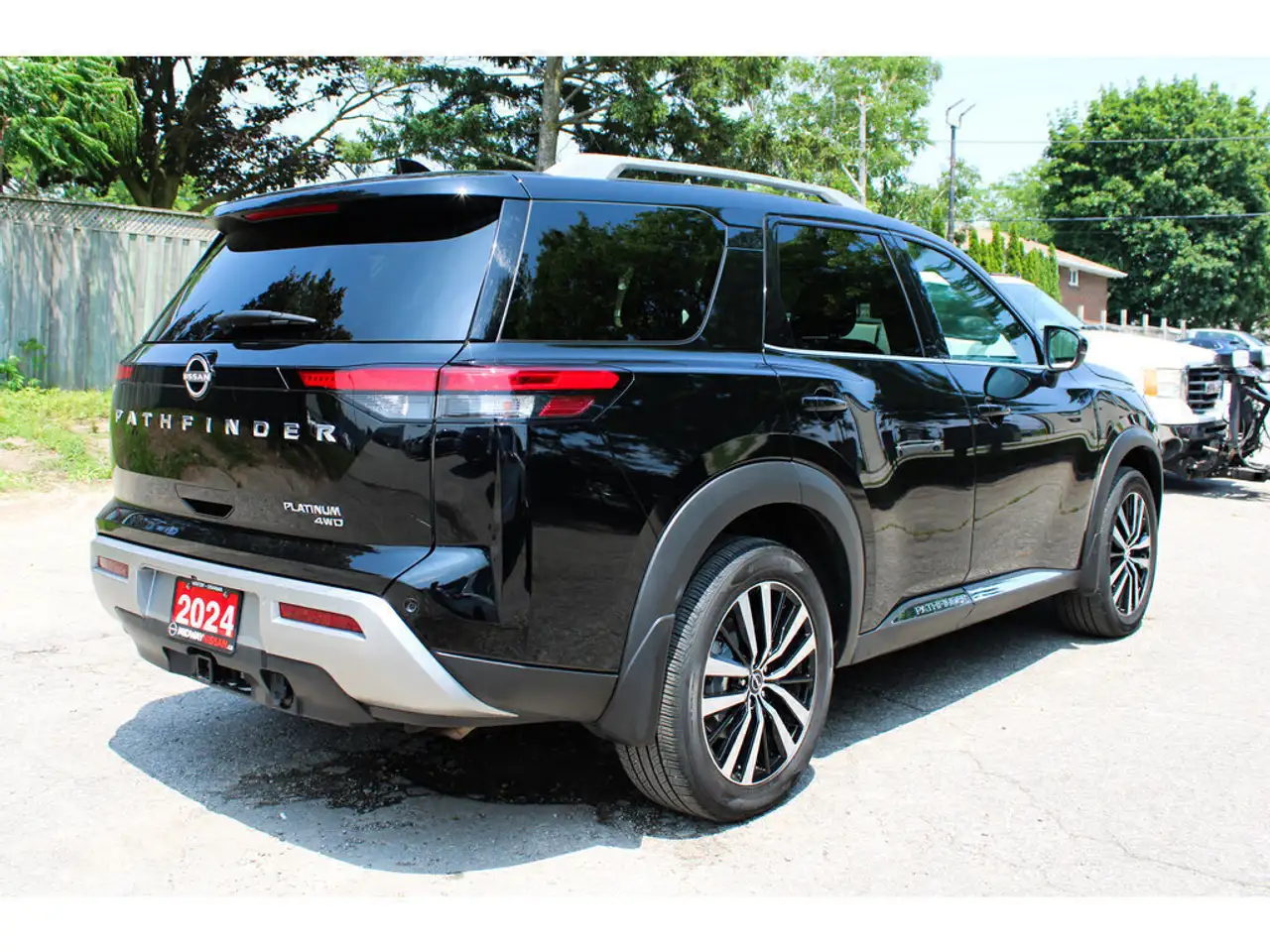 Nissan Pathfinder снимка Nissan Pathfinder