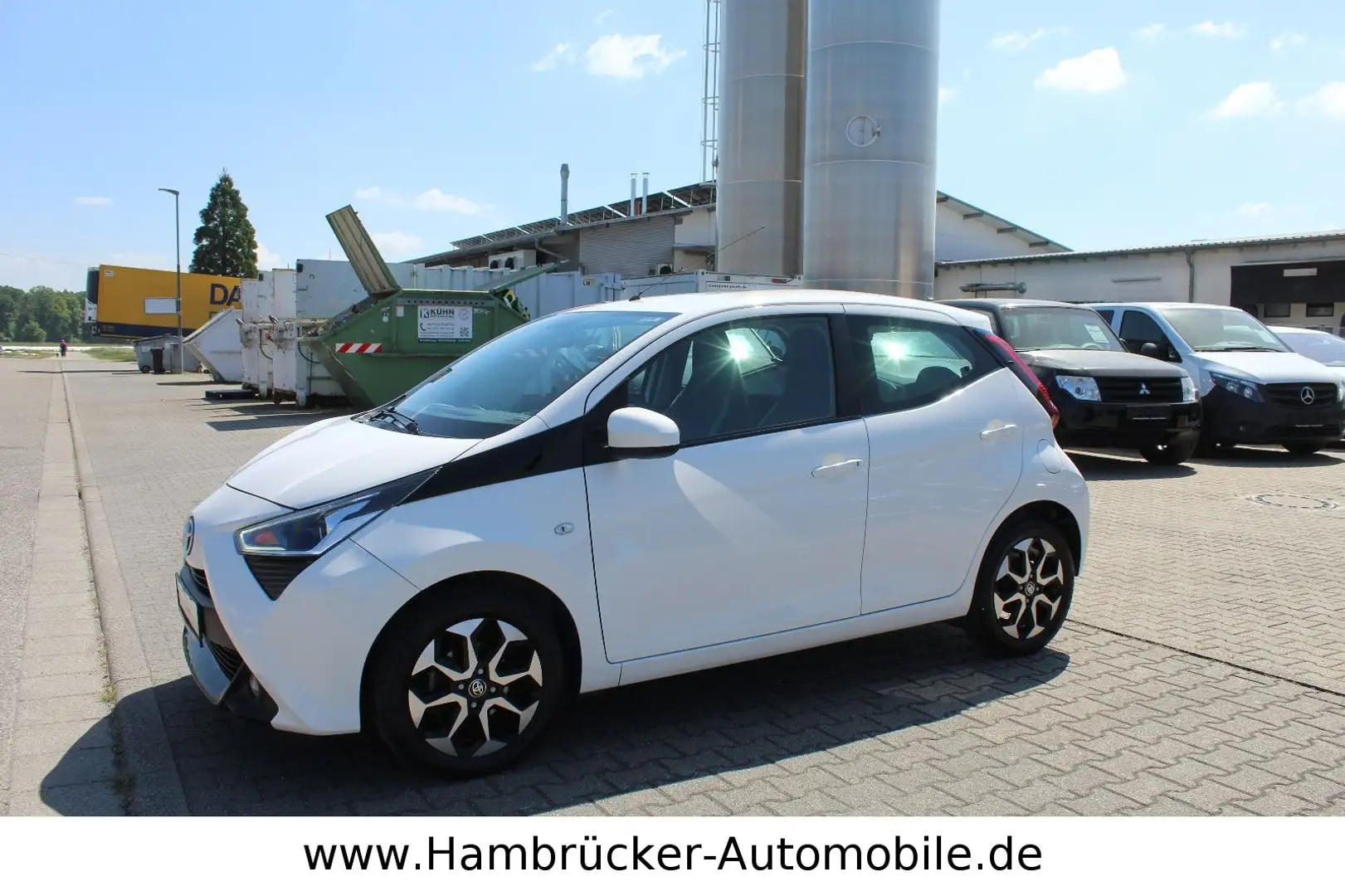 Toyota AYGO x-play club~1.Hand~Automatik~Wenig Km~R.Kam Weiß - 1