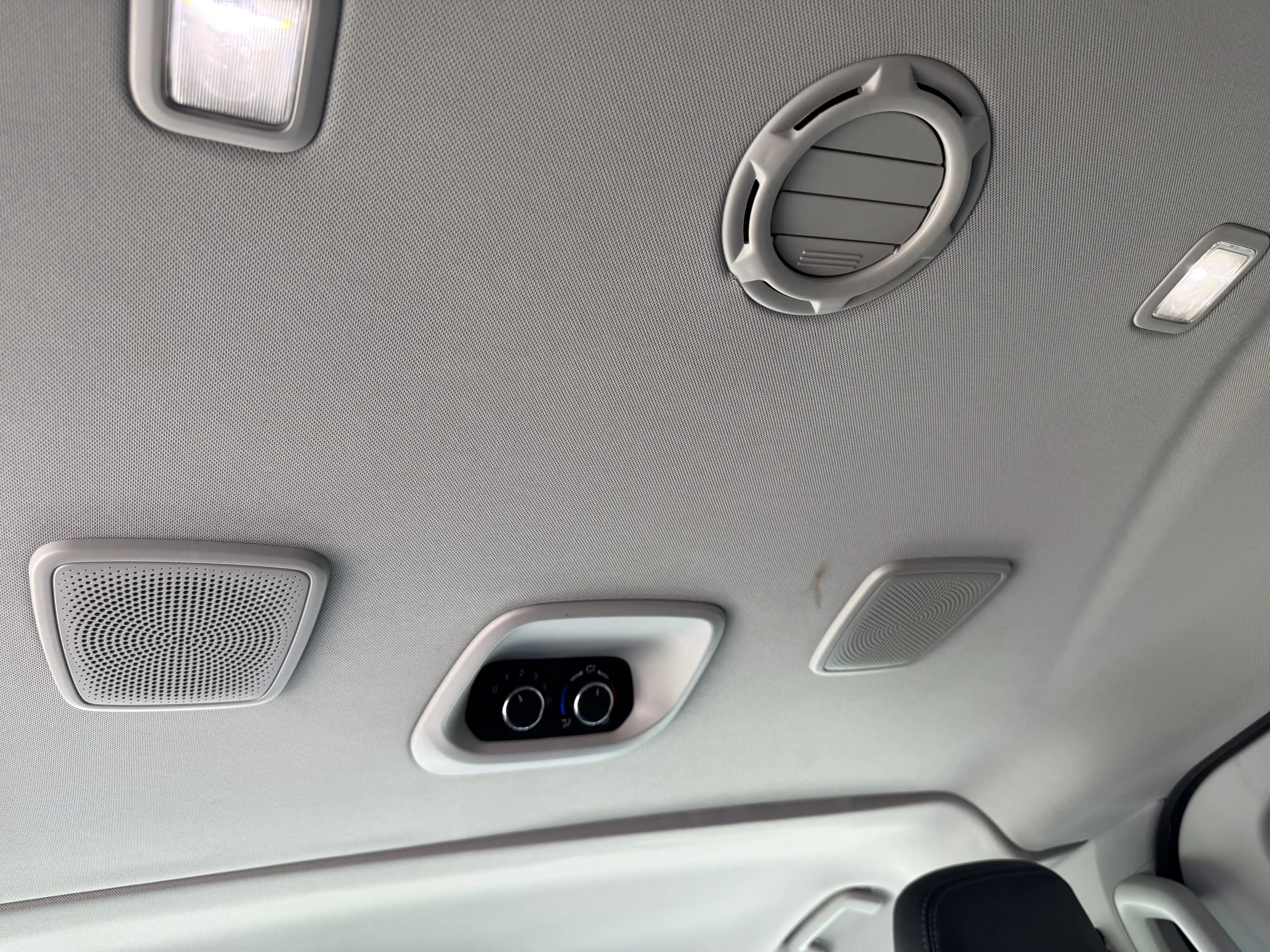 Ford Transit Custom 320 TDCi 320 L1H2 VA Basis 8 Sitze — photo 9