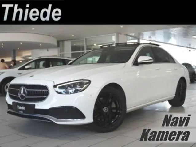Mercedes-Benz E 300 E LIM. AVANTGARDE NAVI/LED/KAMERA/PANO./AHK