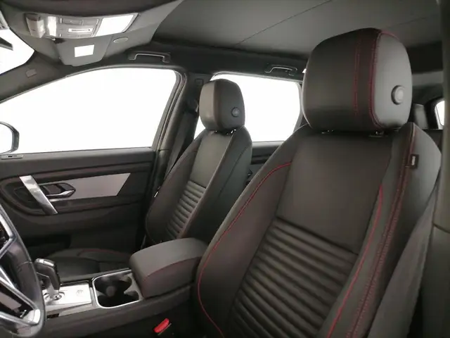 Land Rover Discovery Sport view 14