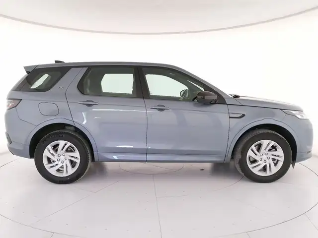 Land Rover Discovery Sport view 6