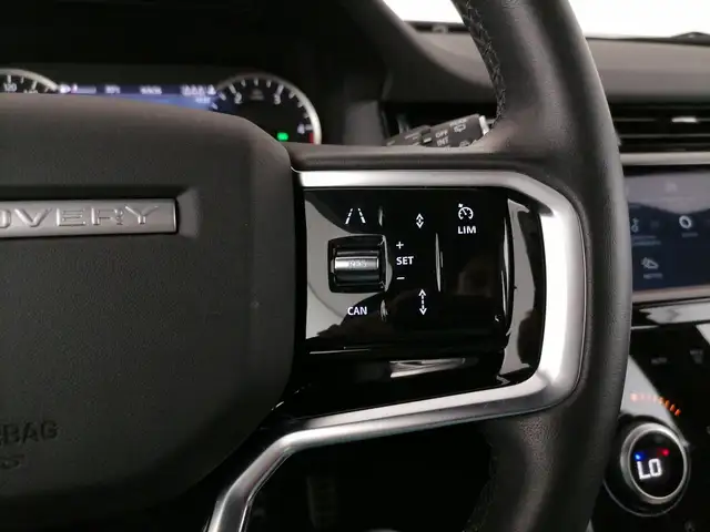Land Rover Discovery Sport view 29