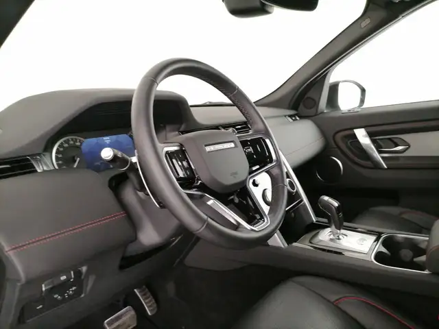 Land Rover Discovery Sport view 13