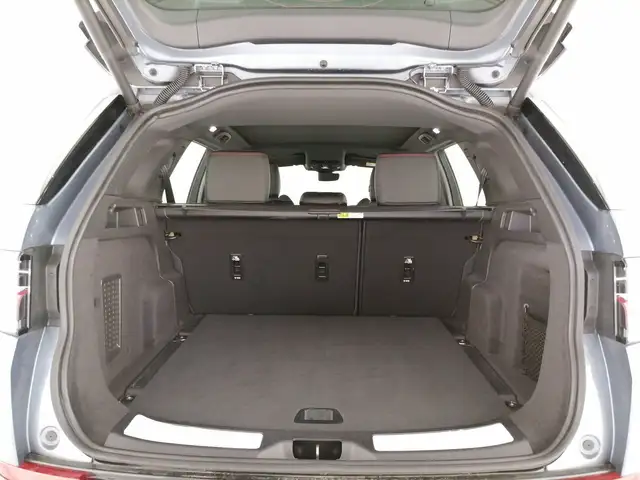 Land Rover Discovery Sport view 11