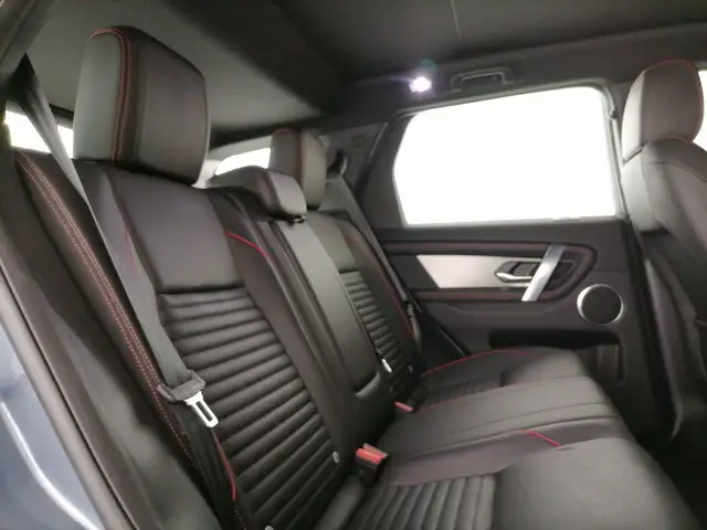 Land Rover Discovery Sport view 4