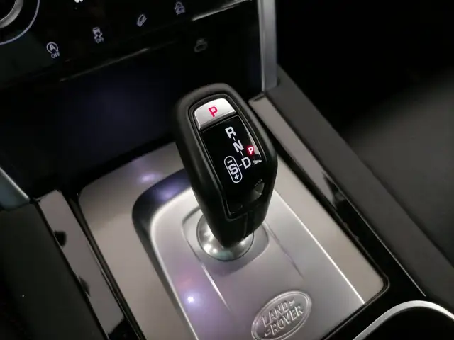 Land Rover Discovery Sport view 15