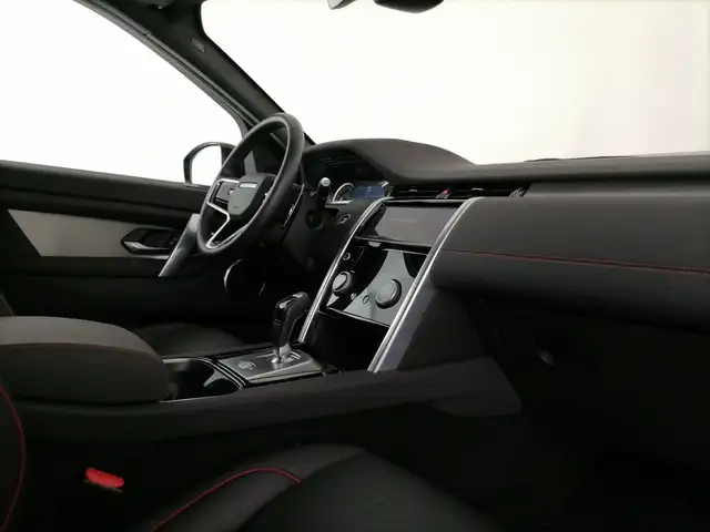 Land Rover Discovery Sport view 10